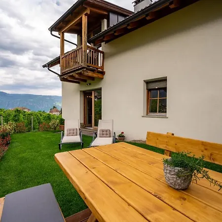 Weingut Lahn Zu Eppan Eppan an der Weinstraße