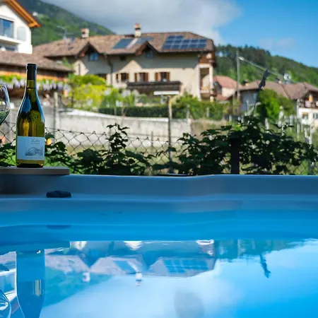 Weingut Lahn Zu Eppan *